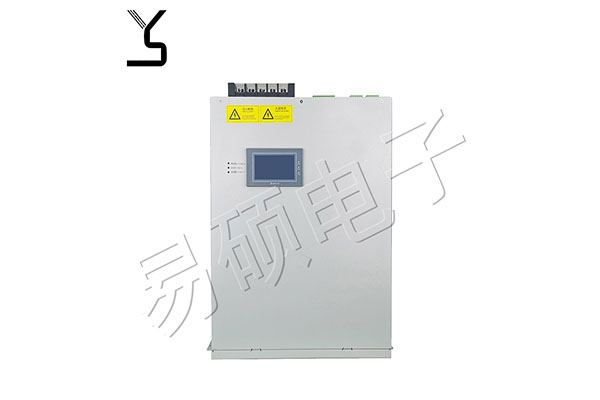 無(wú)功靜止補(bǔ)償裝置的優(yōu)點(diǎn)有： 1、全部為靜止部件，運(yùn)行可靠。 2、響應(yīng)速度快，一般為1～2個(gè)頻率周期，而同步調(diào)相機(jī)在15個(gè)頻率周期以上。 3、主要設(shè)計(jì)部件可裝于戶(hù)外，一次投資小。 4、無(wú)失步危險(xiǎn)。 5、損耗低。 6、可設(shè)計(jì)成分相單獨(dú)控制。 靜止無(wú)功補(bǔ)償裝置通過(guò)采用單獨(dú)的相—相控制，能通過(guò)調(diào)節(jié)三相的容抗和感抗來(lái)補(bǔ)償任何的不平衡線(xiàn)性穩(wěn)定負(fù)荷，使不平衡負(fù)荷變成三相平衡負(fù)荷，而不需要改變負(fù)荷和電源間的有功功率的交換值。 這樣，電網(wǎng)負(fù)荷不對(duì)稱(chēng)產(chǎn)生的負(fù)序電壓可以消除，同時(shí)節(jié)省了電網(wǎng)中為些增添的其它設(shè)備。通過(guò)平衡不對(duì)稱(chēng)負(fù)荷，整個(gè)電網(wǎng)的損失也會(huì)降低，這也就是為使電網(wǎng)對(duì)稱(chēng)而采用靜止無(wú)功補(bǔ)償裝置的原因之一。 浙江易碩電氣有限公司是專(zhuān)業(yè)從事低壓電力電容器，智能電容器，電抗器，無(wú)功補(bǔ)償控制器，無(wú)功補(bǔ)償裝置系列的研發(fā)、設(shè)計(jì)、生產(chǎn)、銷(xiāo)售和服務(wù)為一體的高科技公司。 公司堅(jiān)持“以科技為動(dòng)力，以質(zhì)量求發(fā)展”為宗旨，致力打造智能電網(wǎng)專(zhuān)業(yè)服務(wù)領(lǐng)導(dǎo)品牌。 公司擁有一只高水準(zhǔn)的研發(fā)管理團(tuán)隊(duì)，集研發(fā)、生產(chǎn)、銷(xiāo)售、服務(wù)于一體，專(zhuān)注于智能無(wú)功補(bǔ)償、諧波治理、節(jié)能與電能質(zhì)量治理等電力自動(dòng)化高科技產(chǎn)業(yè)，主要產(chǎn)品有低壓智能電容器、諧波抑制性智能電容器、電力電容器、用電信息采集終端、配變多功能智能配電箱和智能配網(wǎng)等系列。 多年來(lái)，我們堅(jiān)持以“使產(chǎn)品智能化，使服務(wù)貼心化”為使命。易碩電氣本著對(duì)社會(huì)，對(duì)用戶(hù)高度的責(zé)任感，堅(jiān)持走專(zhuān)業(yè)化道路，繼續(xù)創(chuàng)新超越，努力為我國(guó)智能電網(wǎng)電力自動(dòng)化做出更大的貢獻(xiàn)。.jpg